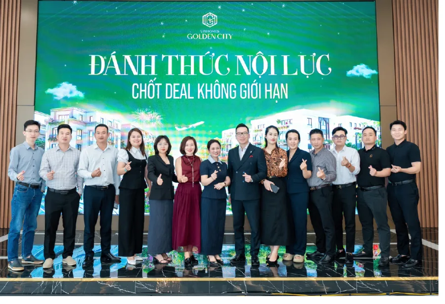 Hơn ba nghìn học viên và một cách nghĩ khác