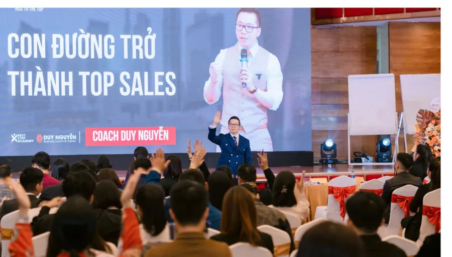 Đứng trước những phòng vài trăm người